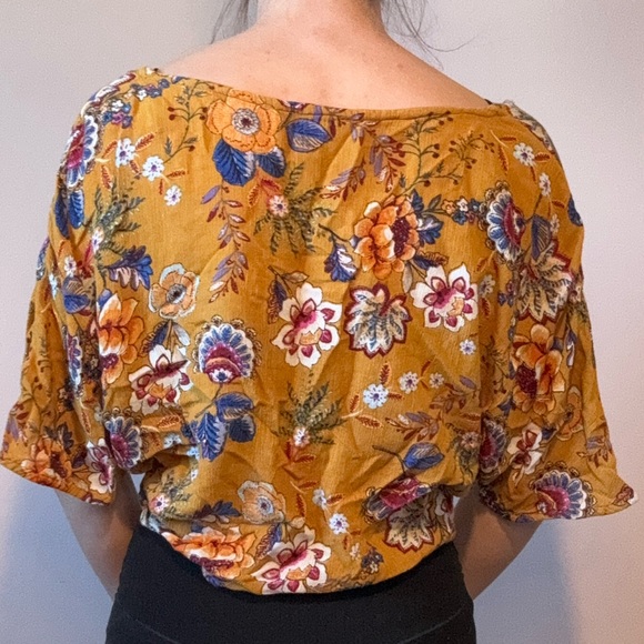 Floral Spring Top - Picture 2 of 7